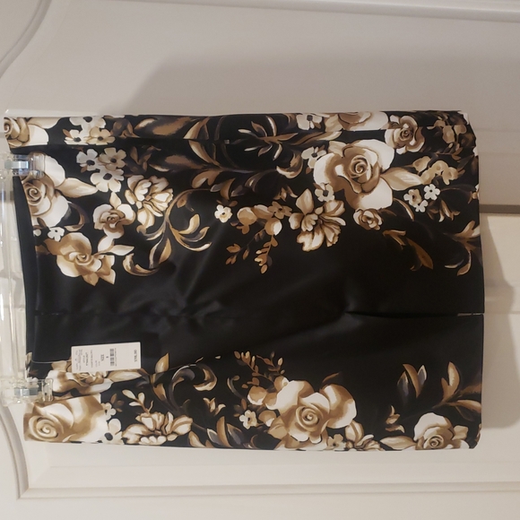 NWT White House Black Market Pencil Floral Skirt Size 8 - Picture 3 of 4